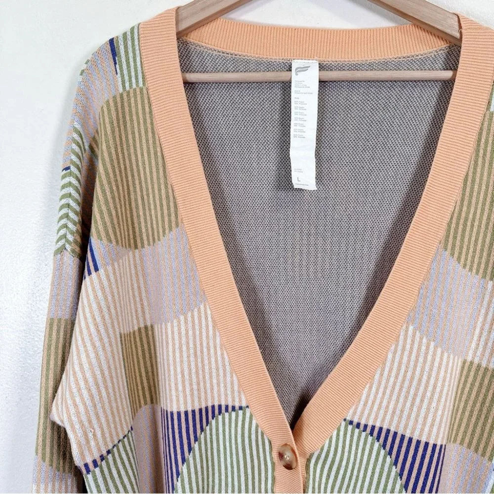 Fabletics Multicolor Geometric Cardigan - Picture 10 of 16